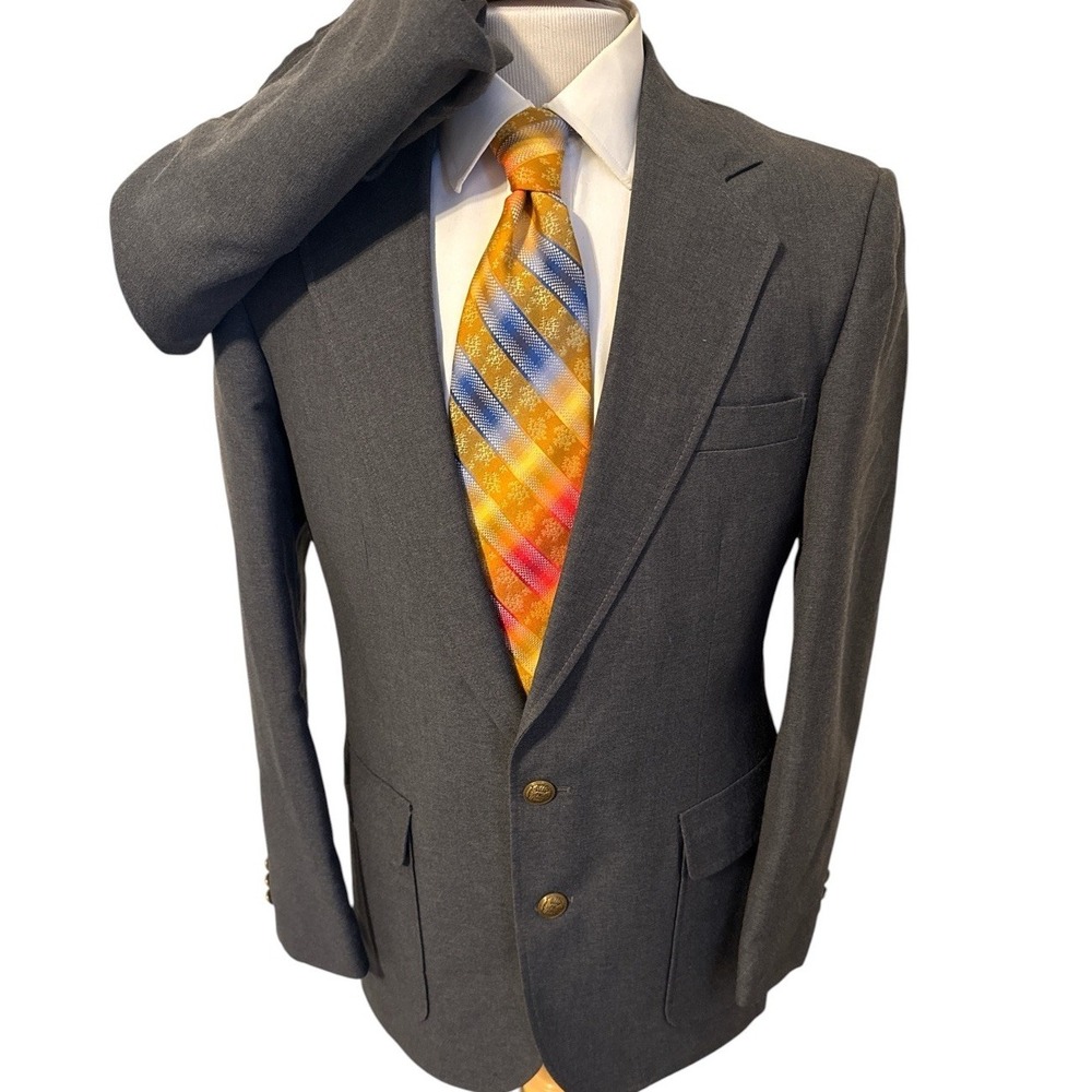 Haggar 2 Piece Suit Mens Jacket 38R Pants 32 x 31 Gray Gold Buttons Vintage USA